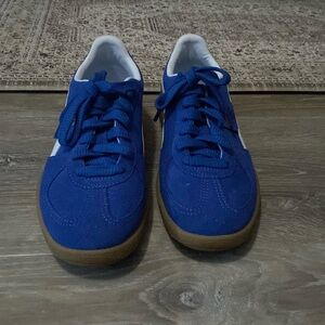 Blue Puma Sneakers